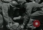 Standbild 155 mm Howitzer Seoul Korea, 1951, aus Sekunde 59 historischem Filmmaterial Videoclip 65675032645