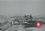 Standbild Sherman Tank Seoul Korea, 1951, aus Sekunde 17 historischem Filmmaterial Videoclip 65675032646