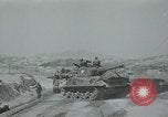 Standbild Sherman Tank Seoul Korea, 1951, aus Sekunde 19 historischem Filmmaterial Videoclip 65675032646
