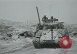 Standbild Sherman Tank Seoul Korea, 1951, aus Sekunde 30 historischem Filmmaterial Videoclip 65675032646