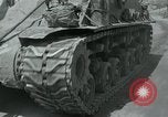 Standbild Sherman Tank Seoul Korea, 1951, aus Sekunde 37 historischem Filmmaterial Videoclip 65675032646