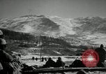 Standbild Bombenangriffe Chosin Reservoir Korea, 1950, aus Sekunde 5 historischem Filmmaterial Videoclip 65675032650