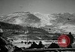 Standbild Bombenangriffe Chosin Reservoir Korea, 1950, aus Sekunde 6 historischem Filmmaterial Videoclip 65675032650