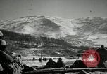 Standbild Bombenangriffe Chosin Reservoir Korea, 1950, aus Sekunde 8 historischem Filmmaterial Videoclip 65675032650