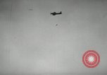 Standbild Bombenangriffe Chosin Reservoir Korea, 1950, aus Sekunde 11 historischem Filmmaterial Videoclip 65675032650