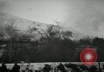 Standbild Bombenangriffe Chosin Reservoir Korea, 1950, aus Sekunde 14 historischem Filmmaterial Videoclip 65675032650