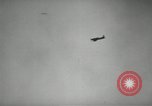 Standbild Bombenangriffe Chosin Reservoir Korea, 1950, aus Sekunde 19 historischem Filmmaterial Videoclip 65675032650
