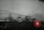 Standbild Bombenangriffe Chosin Reservoir Korea, 1950, aus Sekunde 22 historischem Filmmaterial Videoclip 65675032650