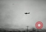 Standbild Bombenangriffe Chosin Reservoir Korea, 1950, aus Sekunde 29 historischem Filmmaterial Videoclip 65675032650
