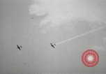 Standbild Bombenangriffe Chosin Reservoir Korea, 1950, aus Sekunde 37 historischem Filmmaterial Videoclip 65675032650
