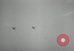Standbild Bombenangriffe Chosin Reservoir Korea, 1950, aus Sekunde 38 historischem Filmmaterial Videoclip 65675032650