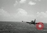 Standbild Bombenangriffe Chosin Reservoir Korea, 1950, aus Sekunde 42 historischem Filmmaterial Videoclip 65675032650