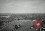 Standbild Bombenangriffe Chosin Reservoir Korea, 1950, aus Sekunde 55 historischem Filmmaterial Videoclip 65675032650