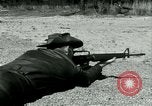 Standbild AR-15 Gewehr Florida USA, 1963, aus Sekunde 26 historischem Filmmaterial Videoclip 65675032651