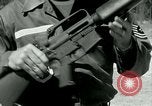 Standbild AR-15 Gewehr Florida USA, 1963, aus Sekunde 52 historischem Filmmaterial Videoclip 65675032651