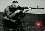 Standbild M-16 Gewehr United States USA, 1967, aus Sekunde 43 historischem Filmmaterial Videoclip 65675032655