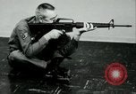 Standbild M-16 Gewehr United States USA, 1967, aus Sekunde 44 historischem Filmmaterial Videoclip 65675032655
