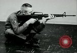 Standbild M-16 Gewehr United States USA, 1967, aus Sekunde 48 historischem Filmmaterial Videoclip 65675032655