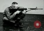 Standbild M-16 Gewehr United States USA, 1967, aus Sekunde 49 historischem Filmmaterial Videoclip 65675032655