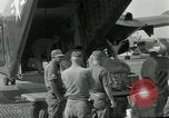 Standbild Caribou Flugzeug Vietnam, 1962, aus Sekunde 18 historischem Filmmaterial Videoclip 65675032661