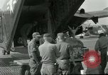 Standbild Caribou Flugzeug Vietnam, 1962, aus Sekunde 19 historischem Filmmaterial Videoclip 65675032661
