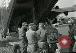 Standbild Caribou Flugzeug Vietnam, 1962, aus Sekunde 20 historischem Filmmaterial Videoclip 65675032661
