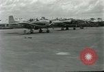Standbild Caribou Flugzeug Vietnam, 1962, aus Sekunde 26 historischem Filmmaterial Videoclip 65675032661