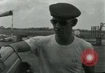 Standbild Caribou Flugzeug Vietnam, 1962, aus Sekunde 58 historischem Filmmaterial Videoclip 65675032661