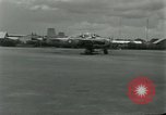 Standbild Caribou Flugzeug Vietnam, 1962, aus Sekunde 62 historischem Filmmaterial Videoclip 65675032661