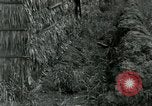 Standbild thatch Hütte Vietnam, 1962, aus Sekunde 20 historischem Filmmaterial Videoclip 65675032664