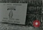 Standbild thatch Hütte Vietnam, 1962, aus Sekunde 28 historischem Filmmaterial Videoclip 65675032664