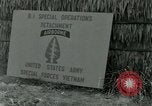 Standbild thatch Hütte Vietnam, 1962, aus Sekunde 30 historischem Filmmaterial Videoclip 65675032664