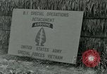 Standbild thatch Hütte Vietnam, 1962, aus Sekunde 35 historischem Filmmaterial Videoclip 65675032664