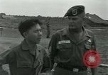 Standbild thatch Hütte Vietnam, 1962, aus Sekunde 57 historischem Filmmaterial Videoclip 65675032664