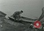 Standbild assault Boot Vietnam, 1962, aus Sekunde 9 historischem Filmmaterial Videoclip 65675032665
