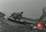Standbild assault Boot Vietnam, 1962, aus Sekunde 11 historischem Filmmaterial Videoclip 65675032665