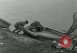 Standbild assault Boot Vietnam, 1962, aus Sekunde 18 historischem Filmmaterial Videoclip 65675032665