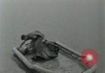 Standbild assault Boot Vietnam, 1962, aus Sekunde 22 historischem Filmmaterial Videoclip 65675032665