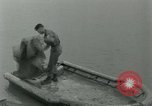 Standbild assault Boot Vietnam, 1962, aus Sekunde 29 historischem Filmmaterial Videoclip 65675032665