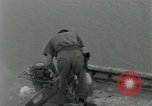 Standbild assault Boot Vietnam, 1962, aus Sekunde 35 historischem Filmmaterial Videoclip 65675032665