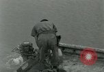 Standbild assault Boot Vietnam, 1962, aus Sekunde 36 historischem Filmmaterial Videoclip 65675032665