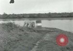 Standbild assault Boot Vietnam, 1962, aus Sekunde 40 historischem Filmmaterial Videoclip 65675032665