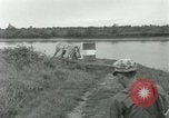 Standbild assault Boot Vietnam, 1962, aus Sekunde 41 historischem Filmmaterial Videoclip 65675032665
