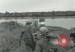Standbild assault Boot Vietnam, 1962, aus Sekunde 43 historischem Filmmaterial Videoclip 65675032665