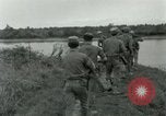 Standbild assault Boot Vietnam, 1962, aus Sekunde 54 historischem Filmmaterial Videoclip 65675032665