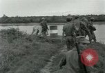 Standbild assault Boot Vietnam, 1962, aus Sekunde 57 historischem Filmmaterial Videoclip 65675032665