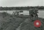 Standbild assault Boot Vietnam, 1962, aus Sekunde 61 historischem Filmmaterial Videoclip 65675032665