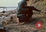 Standbild Vietcong Vietnam, 1970, aus Sekunde 30 historischem Filmmaterial Videoclip 65675032670