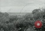 Immagine di Il Viet Cong impostazione di mitragliatrice e immettendo le gallerie nella giungla Il Vietnam, 1965, secondo 9 filmato di repertorio 65675032691