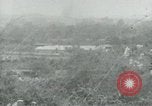 Immagine di Il Viet Cong impostazione di mitragliatrice e immettendo le gallerie nella giungla Il Vietnam, 1965, secondo 23 filmato di repertorio 65675032691